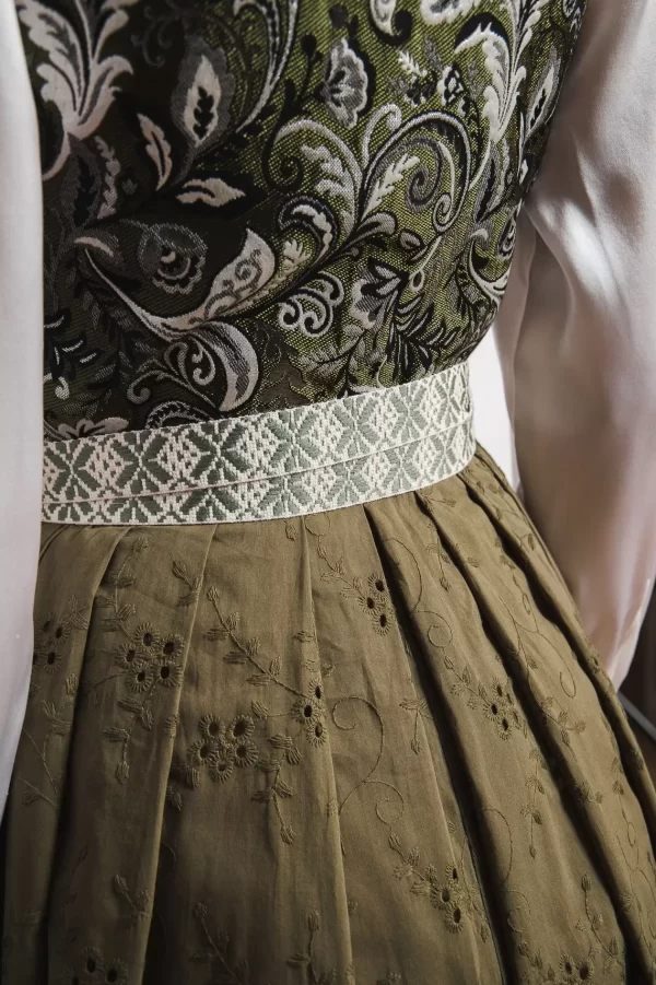 SPORTALM Dirndl aus Jacquard-Qualität* Dirndl
