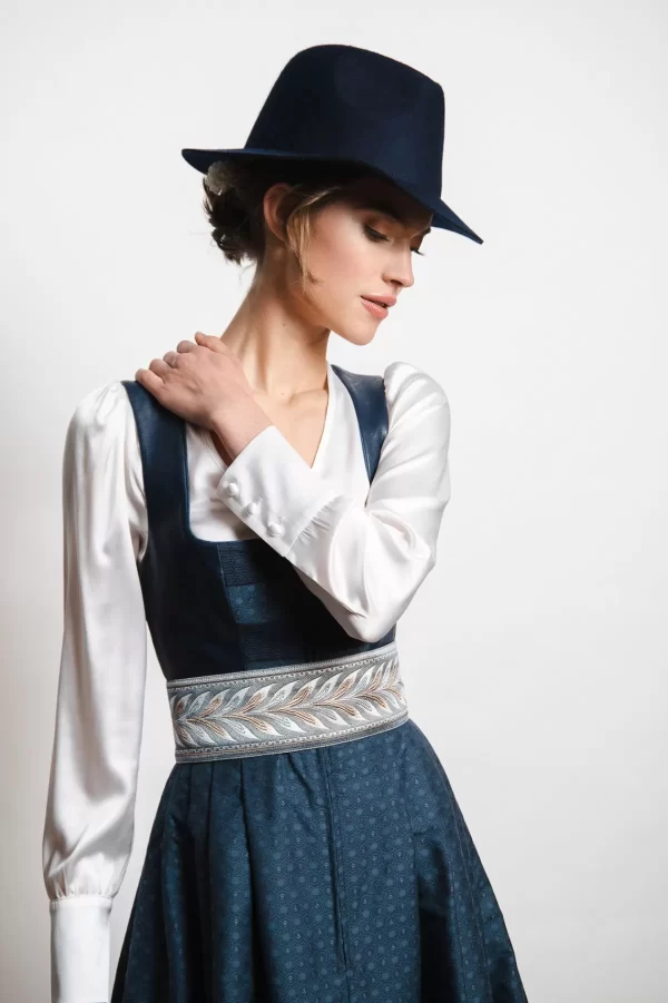 SPORTALM Dirndl aus Kunstleder und zusätzlichem Gürtel* Dirndl