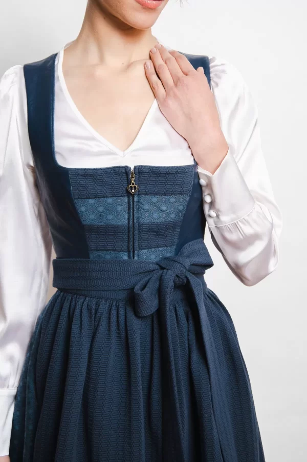SPORTALM Dirndl aus Kunstleder und zusätzlichem Gürtel* Dirndl