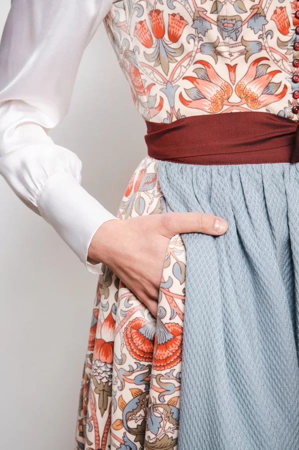 SPORTALM Samtdirndl mit Schürze* Dirndl